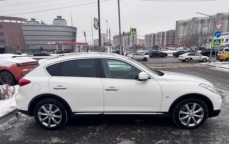 Infiniti QX50 I рестайлинг, 2016 год, 2 400 000 рублей, 18 фотография