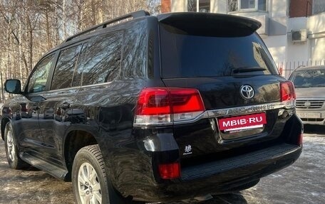 Toyota Land Cruiser 200, 2018 год, 6 999 000 рублей, 9 фотография