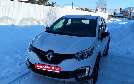 Renault Kaptur I рестайлинг, 2016 год, 1 400 000 рублей, 4 фотография