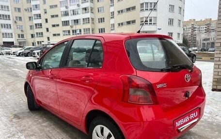 Toyota Yaris III рестайлинг, 2008 год, 669 000 рублей, 3 фотография