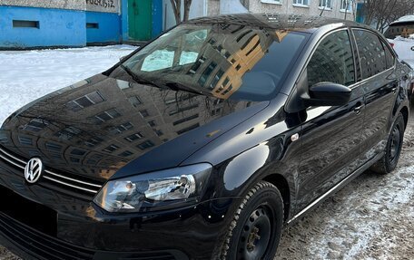 Volkswagen Polo VI (EU Market), 2012 год, 950 000 рублей, 2 фотография