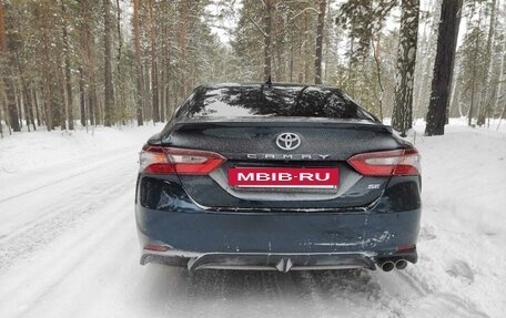 Toyota Camry, 2020 год, 2 300 000 рублей, 2 фотография