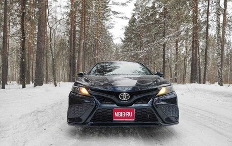 Toyota Camry, 2020 год, 2 300 000 рублей, 18 фотография