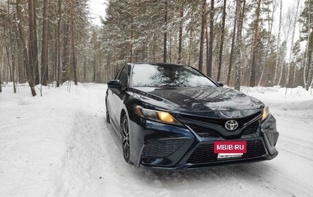 Toyota Camry, 2020 год, 2 300 000 рублей, 9 фотография