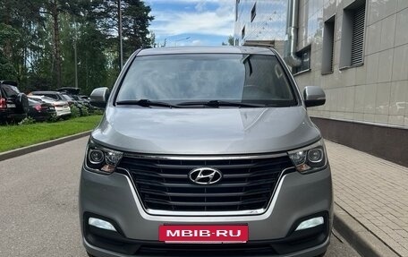 Hyundai H-1 II рестайлинг, 2021 год, 3 850 000 рублей, 8 фотография