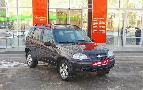 Chevrolet Niva I рестайлинг, 2010 год, 495 000 рублей, 3 фотография