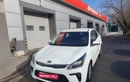 KIA Rio IV, 2018 год, 1 400 000 рублей, 2 фотография