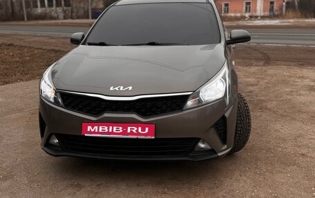 KIA Rio IV, 2021 год, 1 715 000 рублей, 1 фотография