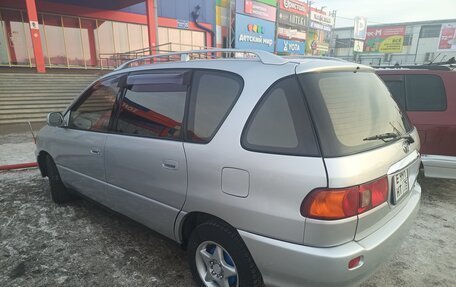 Toyota Ipsum II, 2000 год, 720 000 рублей, 2 фотография