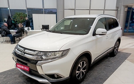 Mitsubishi Outlander III рестайлинг 3, 2018 год, 2 468 000 рублей, 1 фотография