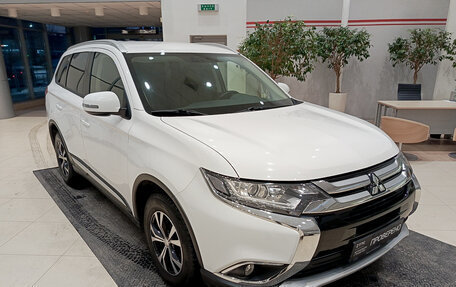 Mitsubishi Outlander III рестайлинг 3, 2018 год, 2 468 000 рублей, 3 фотография