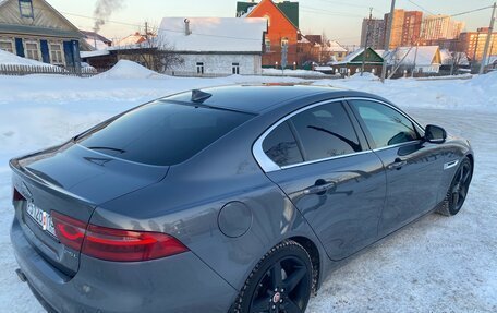 Jaguar XE I рестайлинг, 2015 год, 1 900 000 рублей, 2 фотография