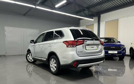 Mitsubishi Outlander III рестайлинг 3, 2016 год, 1 845 000 рублей, 6 фотография