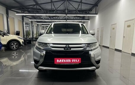 Mitsubishi Outlander III рестайлинг 3, 2016 год, 1 845 000 рублей, 3 фотография