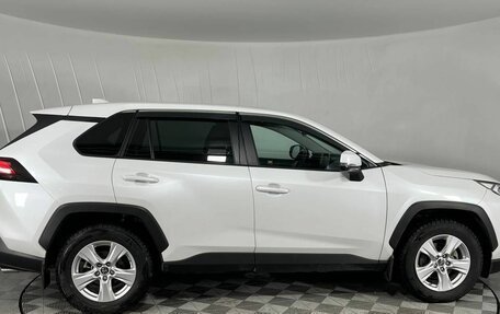 Toyota RAV4, 2021 год, 3 190 000 рублей, 4 фотография