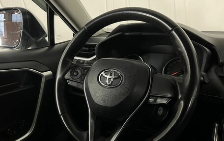 Toyota RAV4, 2021 год, 3 190 000 рублей, 9 фотография