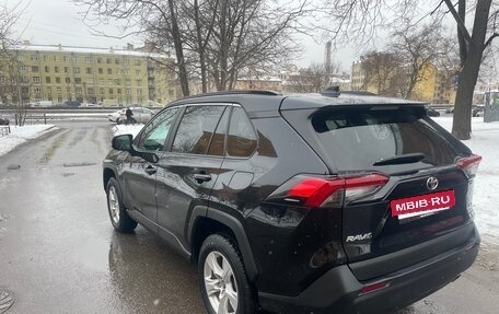 Toyota RAV4, 2021 год, 3 890 000 рублей, 4 фотография