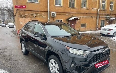 Toyota RAV4, 2021 год, 3 890 000 рублей, 3 фотография