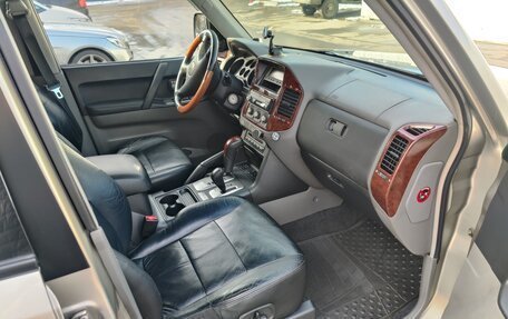 Mitsubishi Pajero III рестайлинг, 2004 год, 1 200 000 рублей, 12 фотография