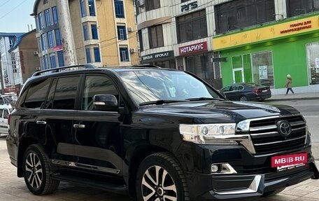 Toyota Land Cruiser 200, 2019 год, 7 200 000 рублей, 4 фотография