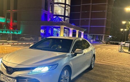 Toyota Camry, 2018 год, 3 280 000 рублей, 1 фотография