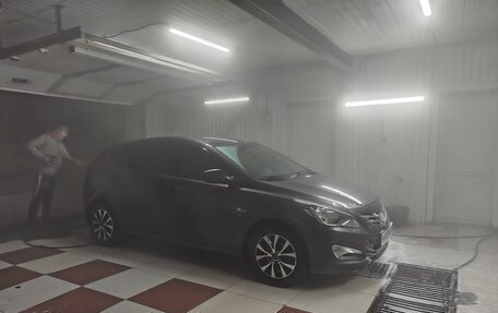 Hyundai Solaris II рестайлинг, 2015 год, 750 000 рублей, 1 фотография