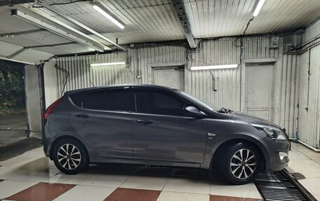 Hyundai Solaris II рестайлинг, 2015 год, 750 000 рублей, 5 фотография