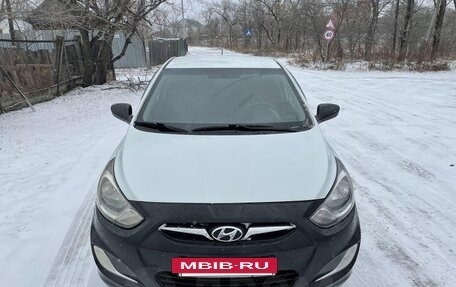 Hyundai Solaris II рестайлинг, 2011 год, 650 000 рублей, 2 фотография