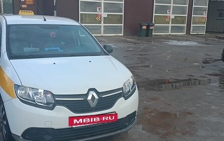 Renault Logan II, 2018 год, 620 000 рублей, 3 фотография