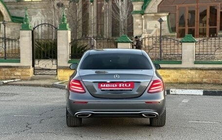 Mercedes-Benz E-Класс, 2016 год, 3 100 000 рублей, 5 фотография