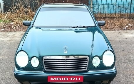 Mercedes-Benz E-Класс, 1995 год, 550 000 рублей, 2 фотография