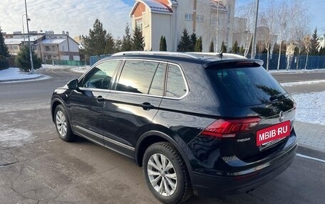 Volkswagen Tiguan II, 2018 год, 2 450 000 рублей, 2 фотография