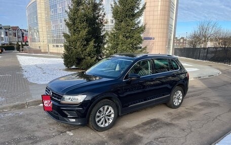 Volkswagen Tiguan II, 2018 год, 2 450 000 рублей, 3 фотография