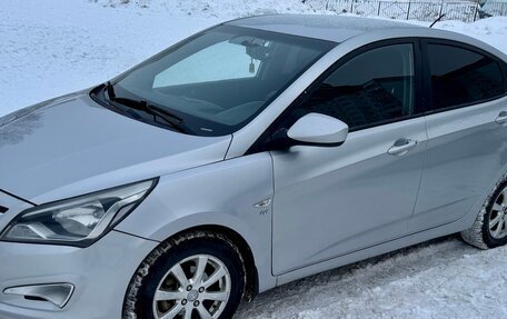 Hyundai Solaris II рестайлинг, 2015 год, 1 150 000 рублей, 3 фотография