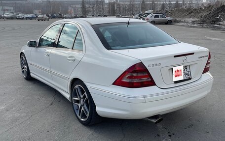 Mercedes-Benz C-Класс, 2005 год, 1 050 000 рублей, 7 фотография