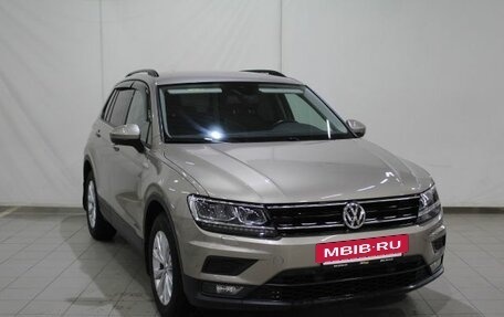 Volkswagen Tiguan II, 2020 год, 2 650 000 рублей, 3 фотография