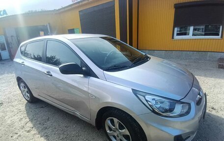 Hyundai Solaris II рестайлинг, 2013 год, 850 000 рублей, 34 фотография