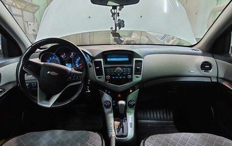 Chevrolet Cruze II, 2012 год, 999 000 рублей, 6 фотография