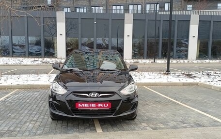 Hyundai Solaris II рестайлинг, 2011 год, 890 000 рублей, 2 фотография