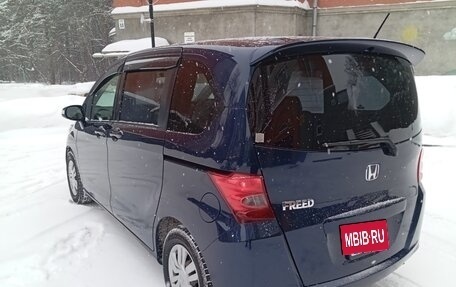 Honda Freed I, 2010 год, 1 330 000 рублей, 10 фотография