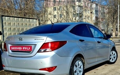 Hyundai Solaris II рестайлинг, 2015 год, 810 000 рублей, 3 фотография