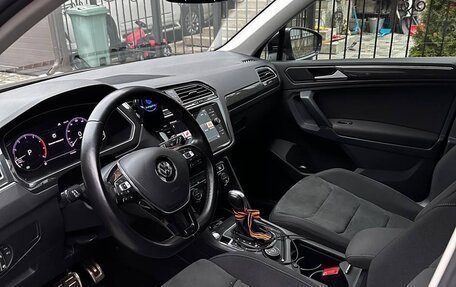 Volkswagen Tiguan II, 2019 год, 3 330 000 рублей, 32 фотография