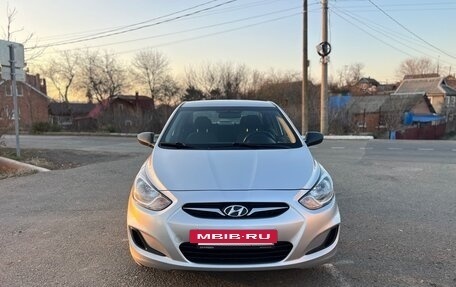 Hyundai Solaris II рестайлинг, 2013 год, 970 000 рублей, 2 фотография