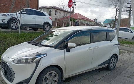 Toyota Sienta II, 2019 год, 1 800 000 рублей, 1 фотография