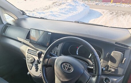 Toyota ISis I, 2010 год, 1 150 000 рублей, 5 фотография