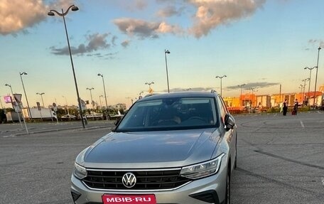 Volkswagen Tiguan II, 2021 год, 3 290 000 рублей, 1 фотография