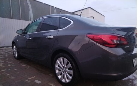 Opel Astra J, 2014 год, 1 190 000 рублей, 14 фотография