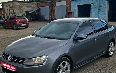 Volkswagen Jetta VI, 2013 год, 870 000 рублей, 3 фотография