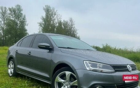 Volkswagen Jetta VI, 2013 год, 870 000 рублей, 4 фотография