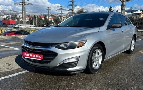 Chevrolet Malibu IX, 2019 год, 1 500 000 рублей, 2 фотография